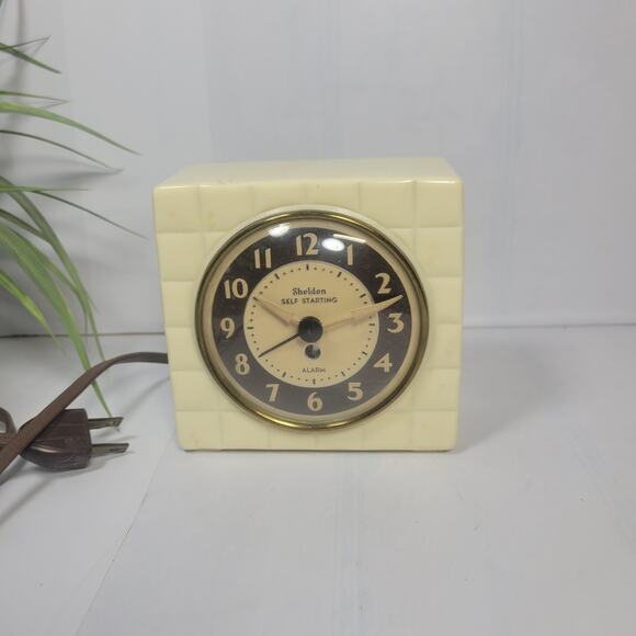 Vintage Electric Alarm Clock Sheldon Self Starting A-100 - Picture 1 of 6